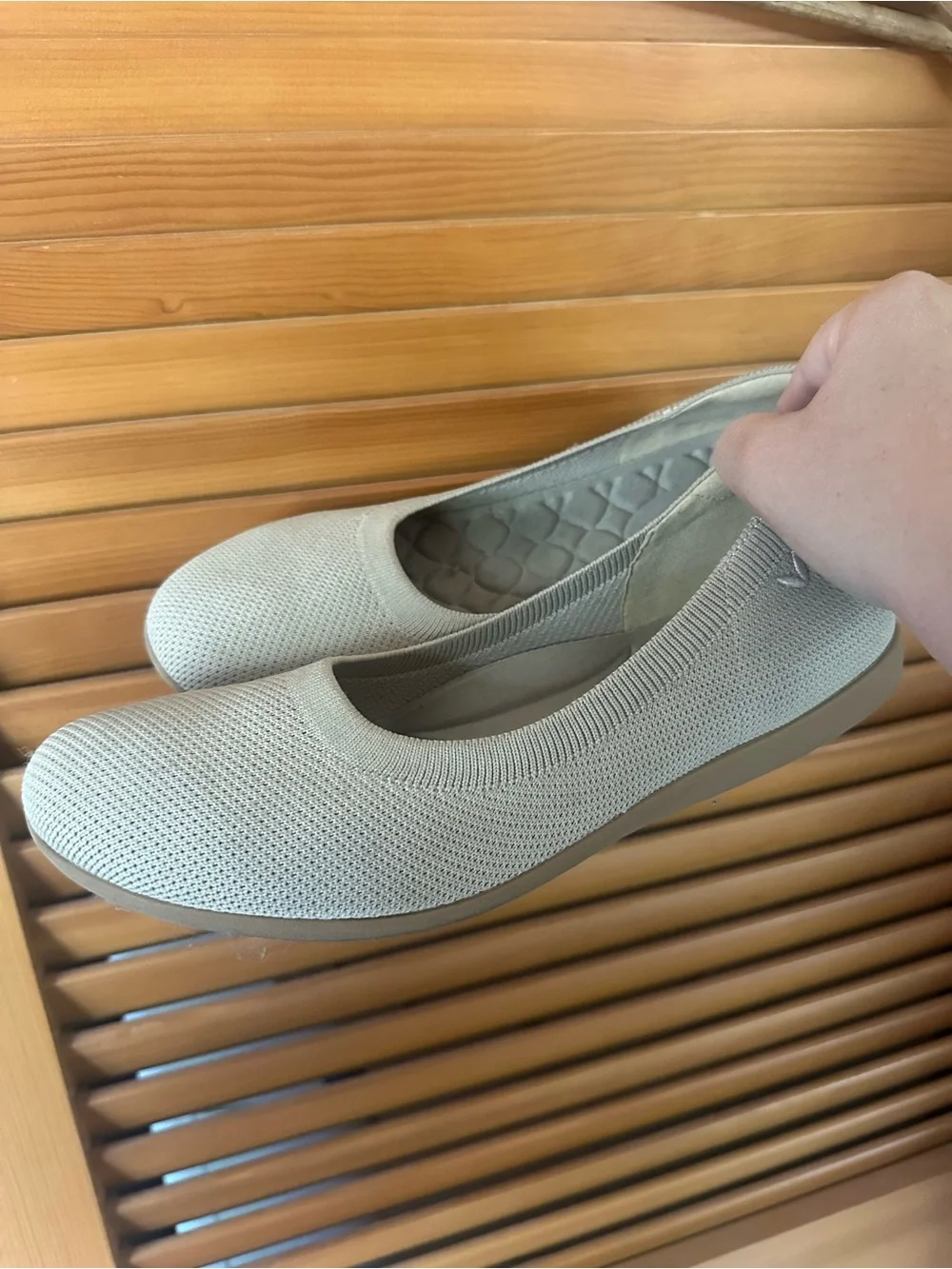 Vivaia Women's Knit Slip-On Flats size 10 wide Beige